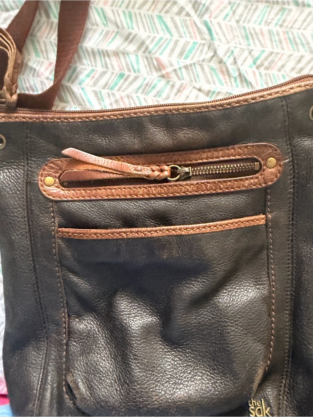 The Sak Dark Brown Leather Crossbody Bag with Tan Trim - Picture 3 of 8